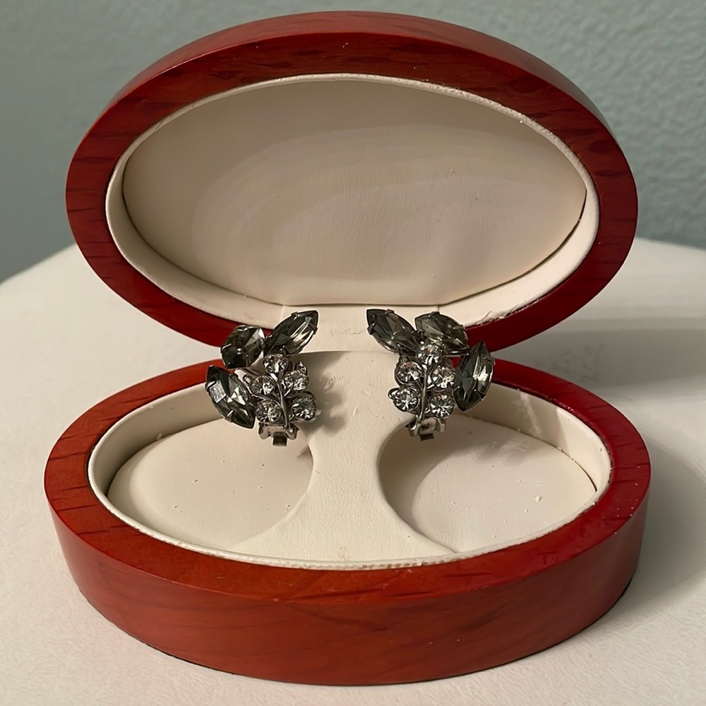 Beau Jewels rhinestone Clip on  Earrings